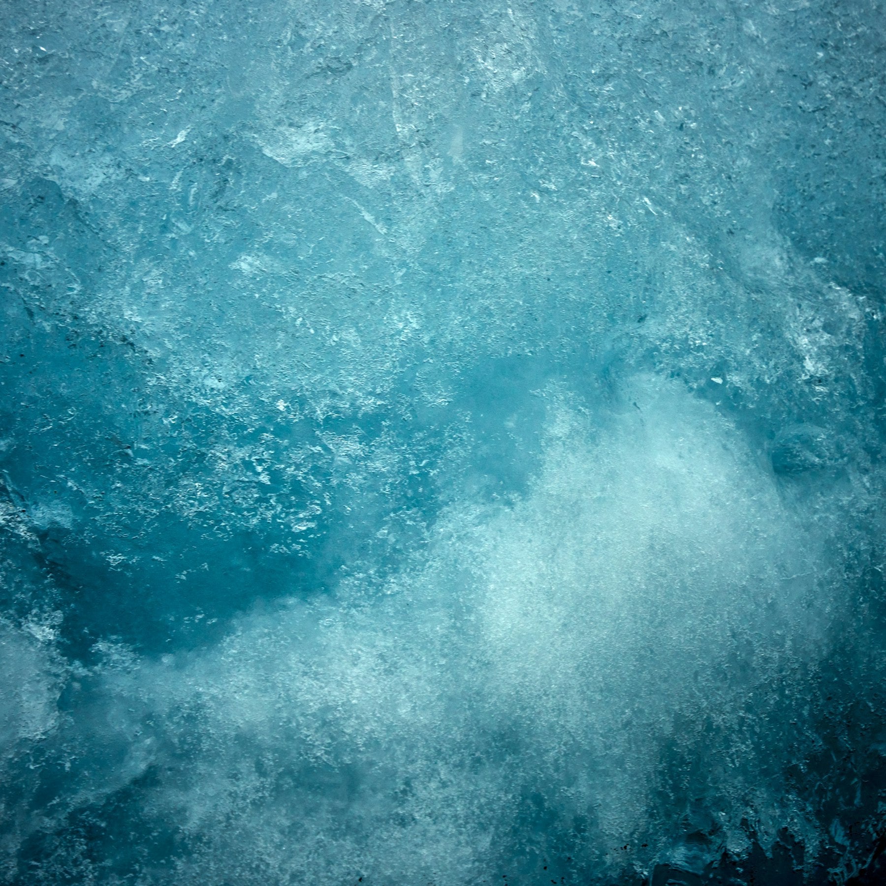 Cold blue water for cold-water immersion