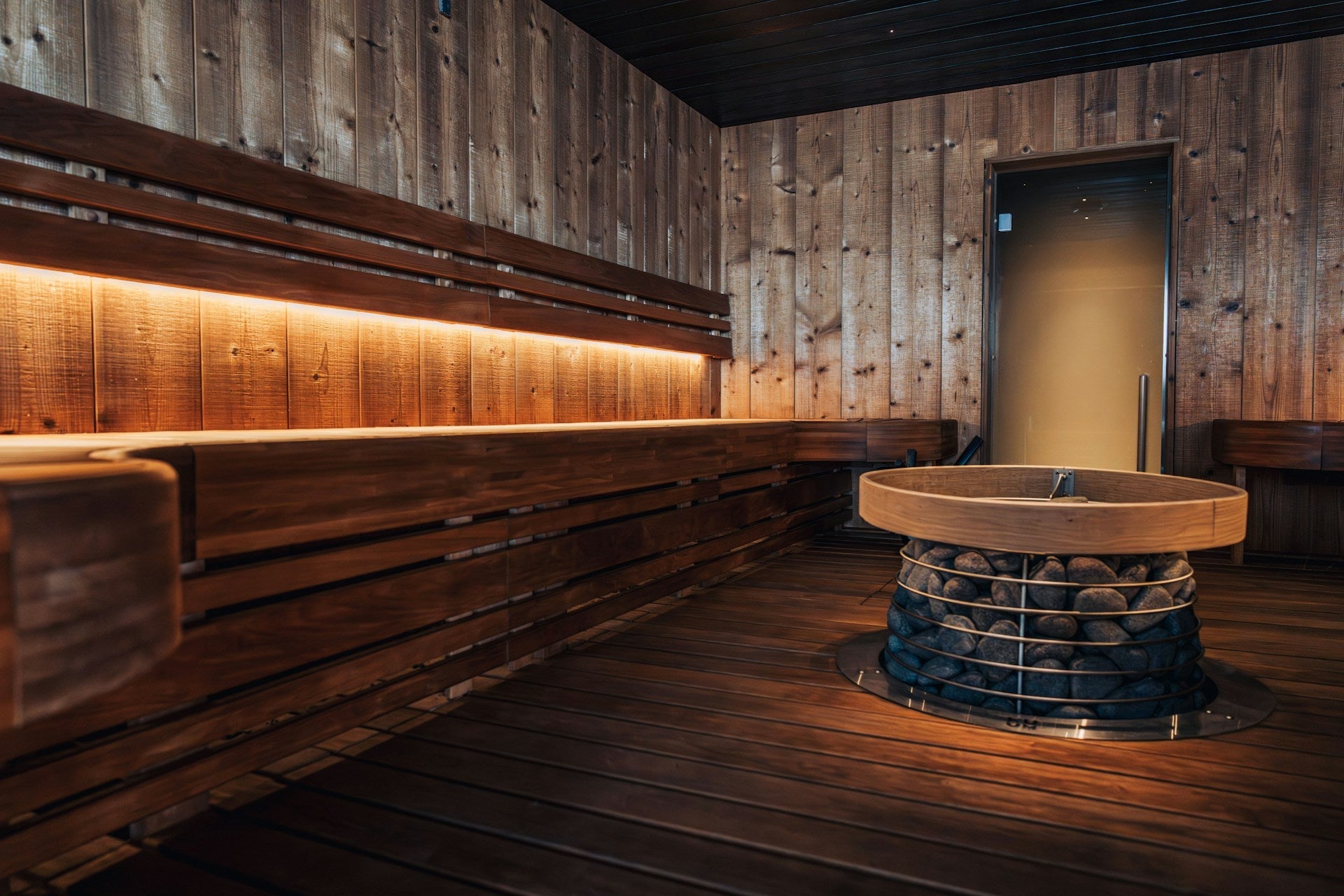 How Sauna Use Affects Muscle Recovery and Growth