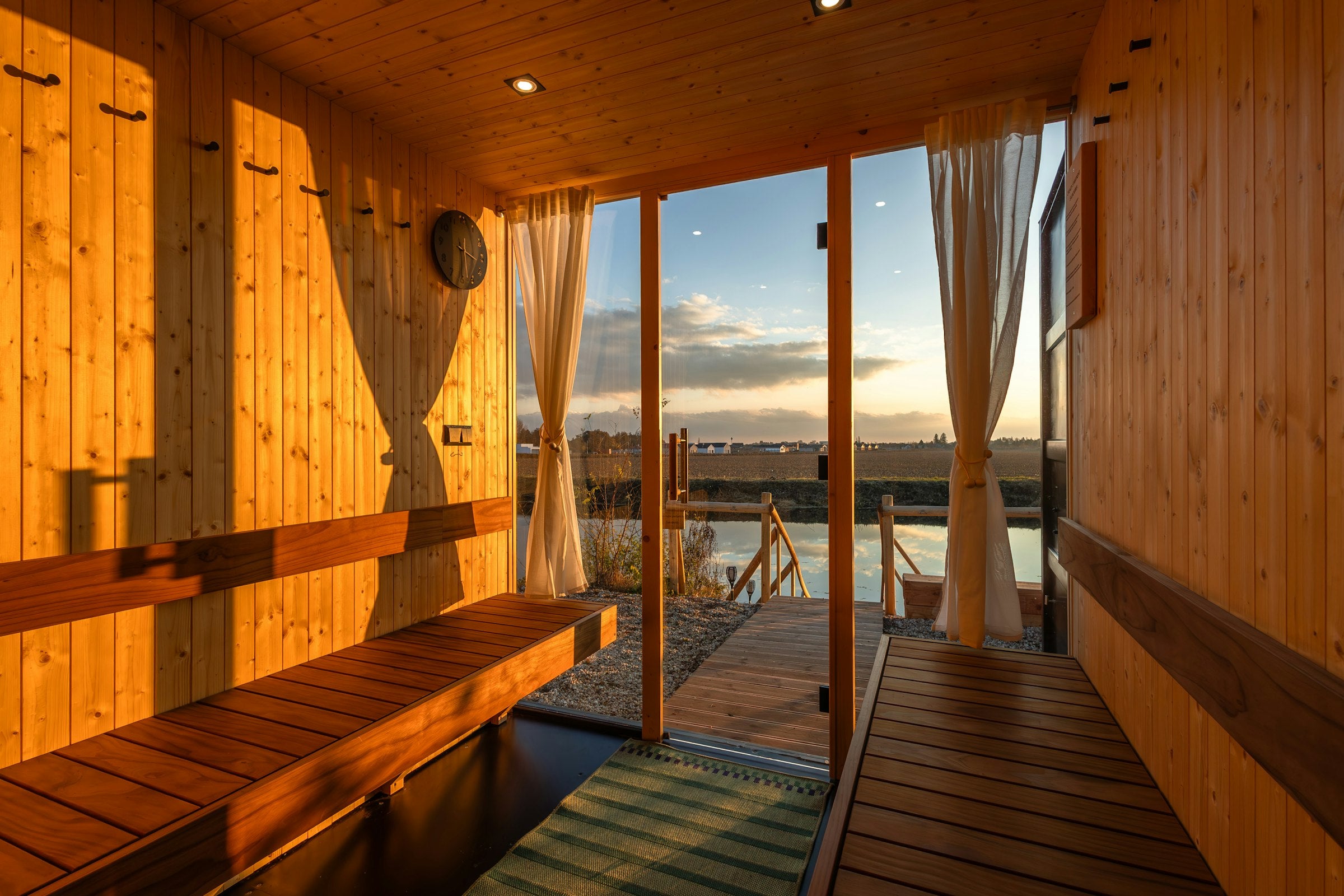 Glowing sauna heater stones